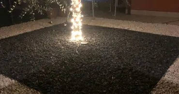 Giardino privato con albero